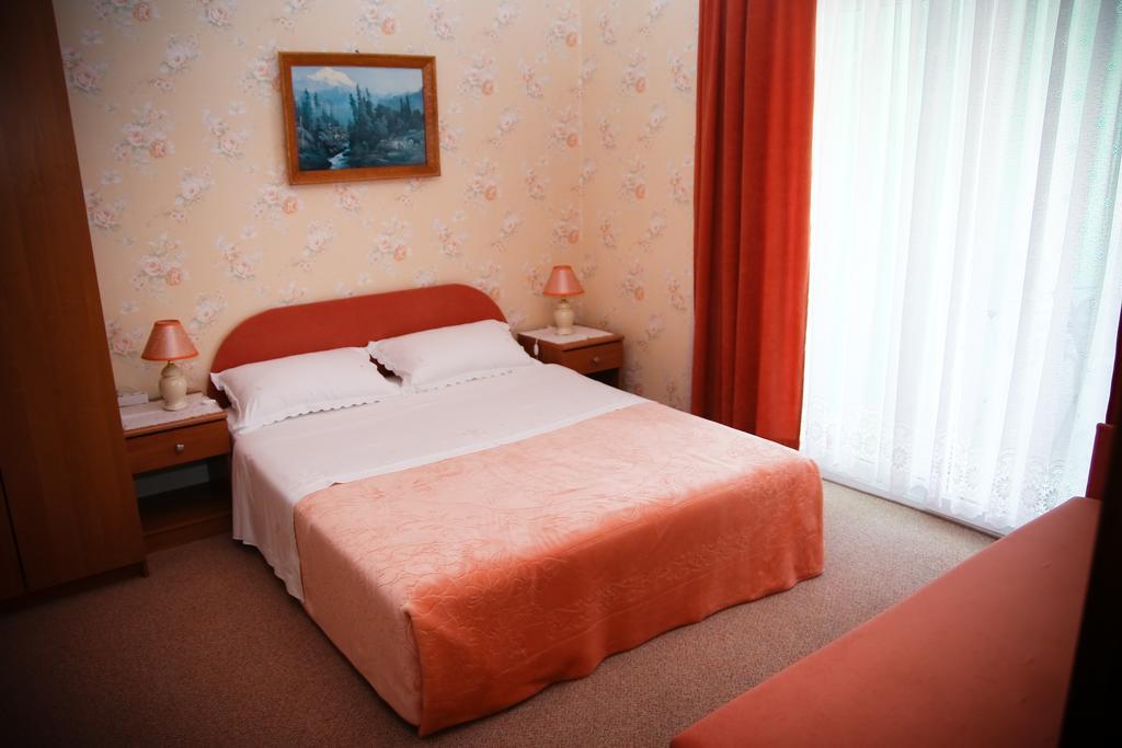 Apartments Katarine Zrinske Водице Экстерьер фото